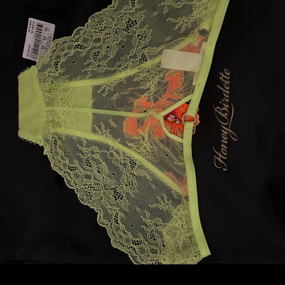 CHRISTINE YELLOW BRIEF - Picture 5 of 9